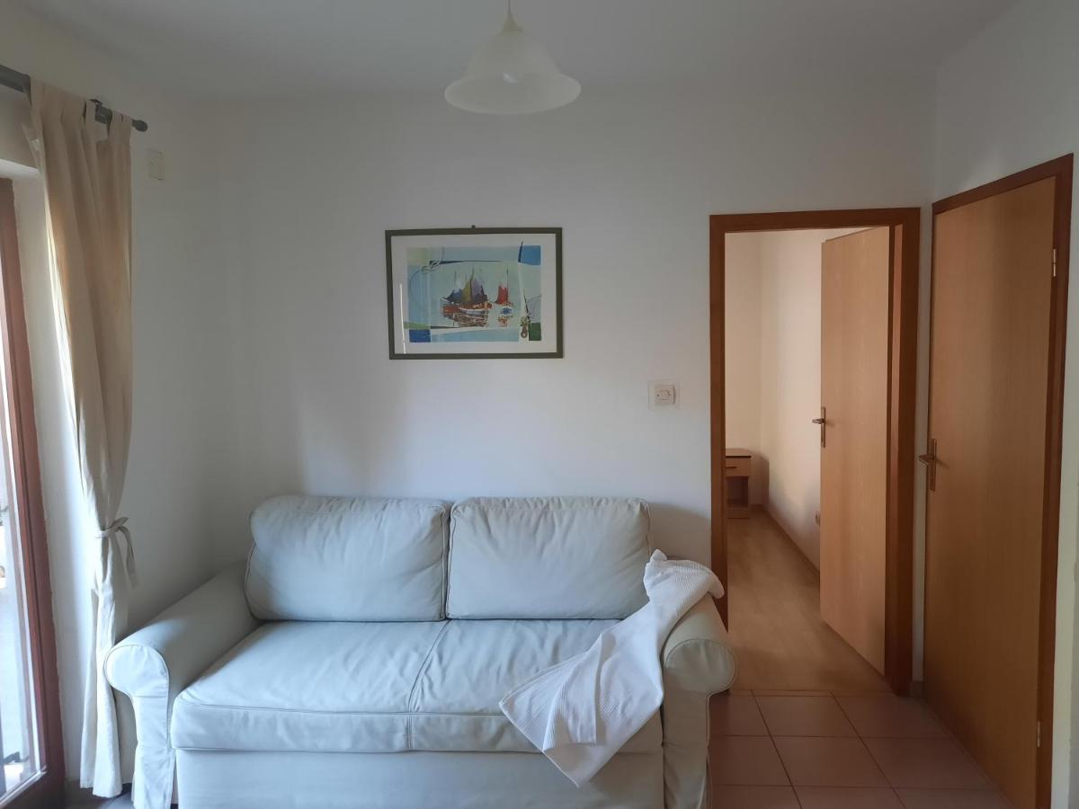 Apartments Keti Паг Екстериор снимка