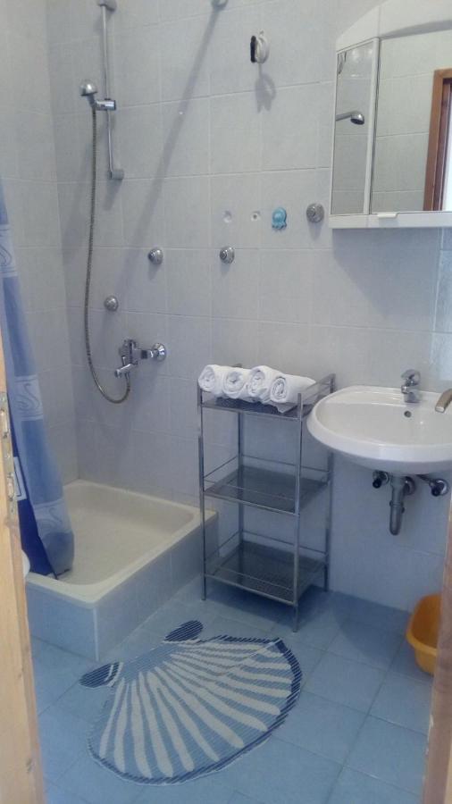 Apartments Keti Паг Екстериор снимка