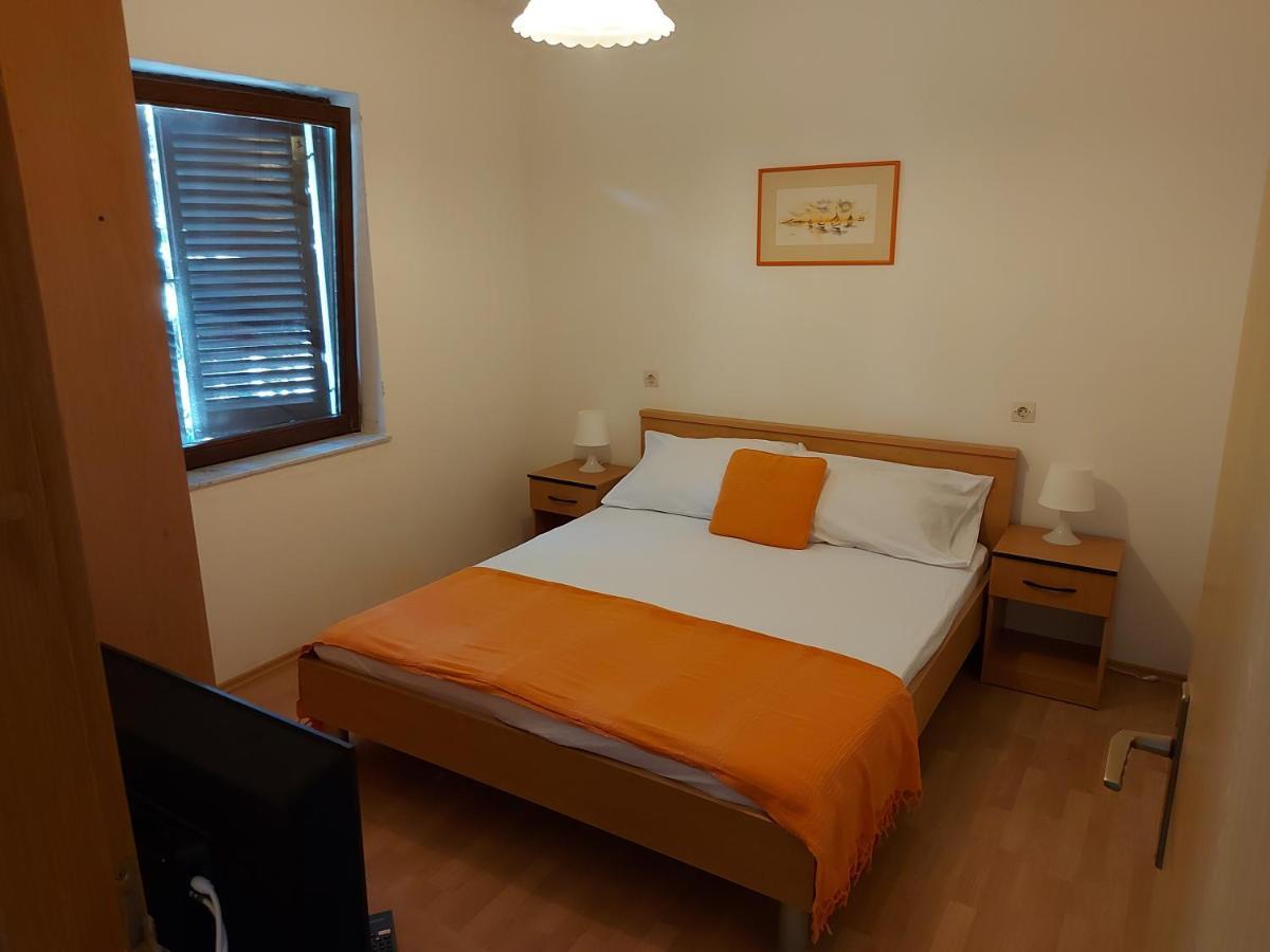 Apartments Keti Паг Екстериор снимка