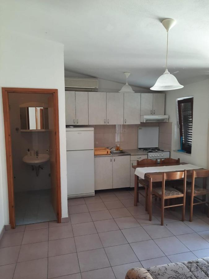 Apartments Keti Паг Екстериор снимка