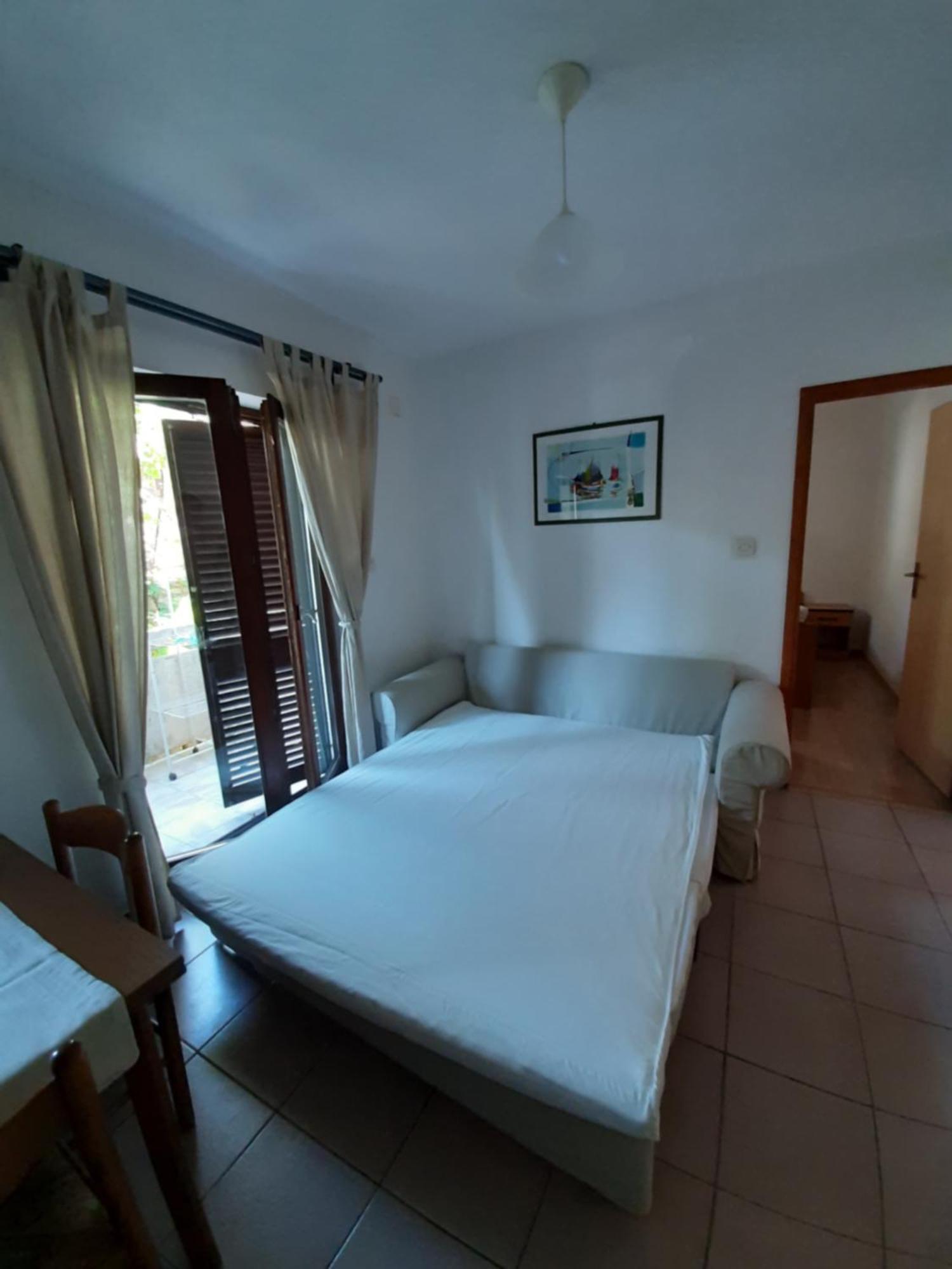 Apartments Keti Паг Екстериор снимка