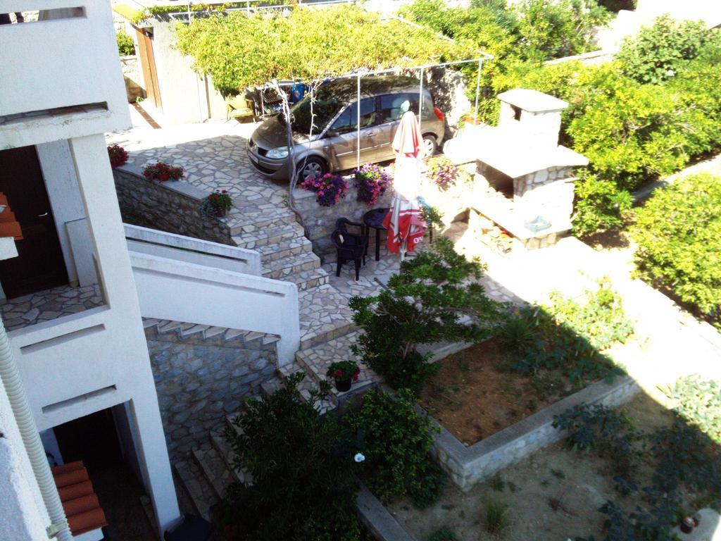 Apartments Keti Паг Екстериор снимка